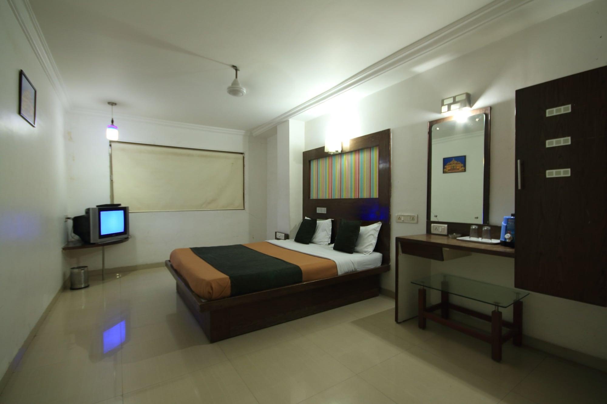 Fabhotel Kadamb Inn Ahmedabad Extérieur photo