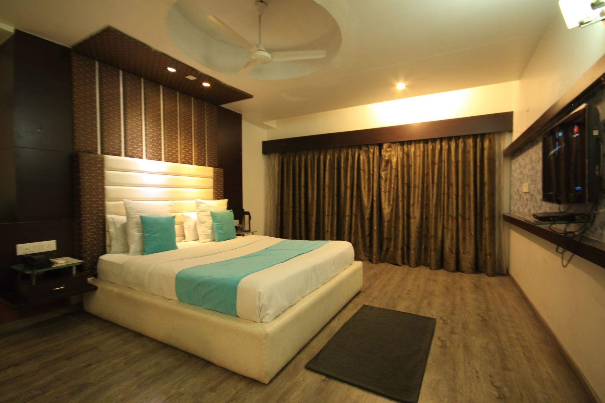 Fabhotel Kadamb Inn Ahmedabad Extérieur photo