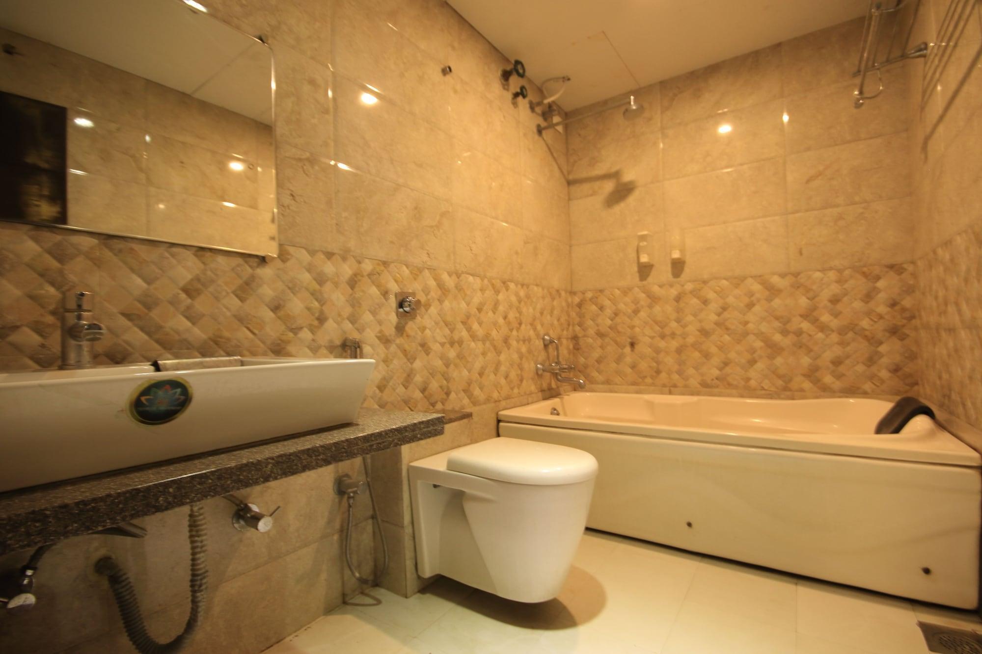 Fabhotel Kadamb Inn Ahmedabad Extérieur photo