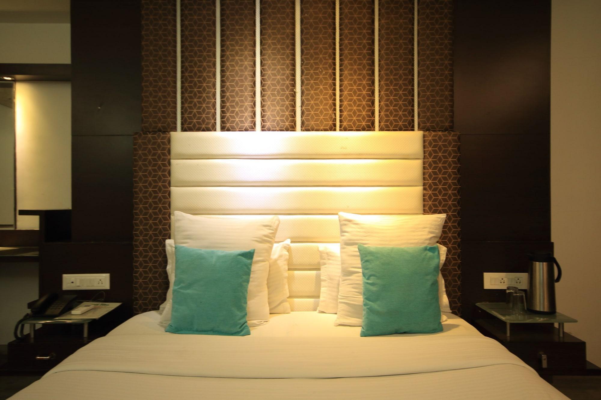 Fabhotel Kadamb Inn Ahmedabad Extérieur photo